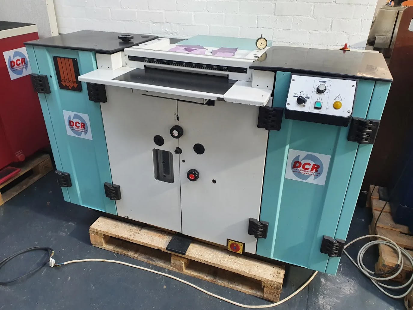 Photo of an ATOM-KS400 Industrial Sewing Machines