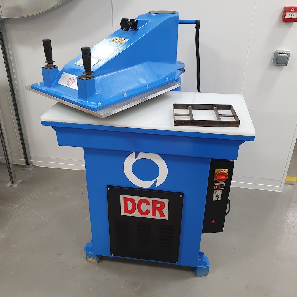 Photo of an DCR 27T HYDRAULIC CLICKER PRESS Industrial Sewing Machines