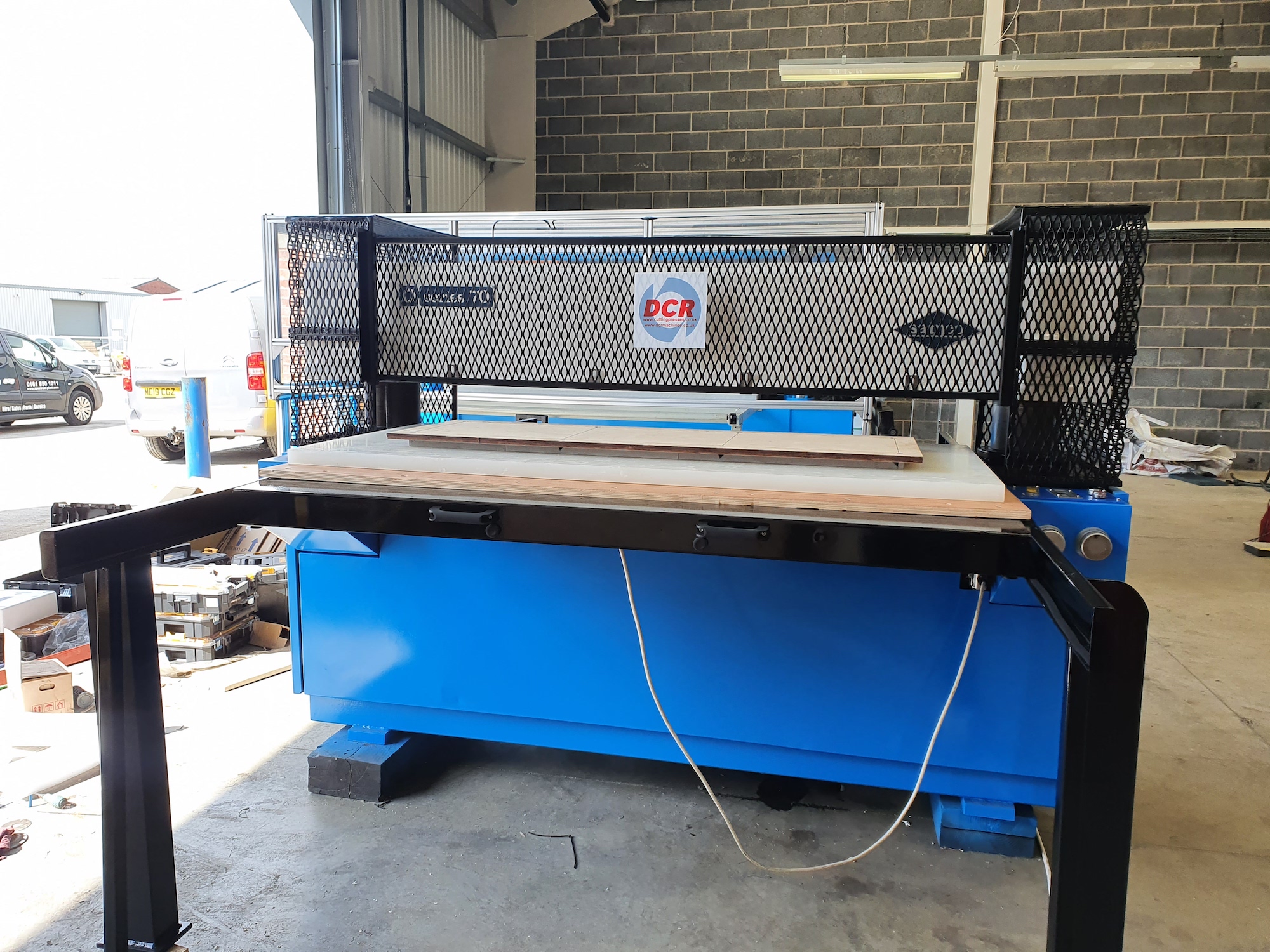 Photo of an DCR-BP70 BEAM PRESS Industrial Sewing Machines