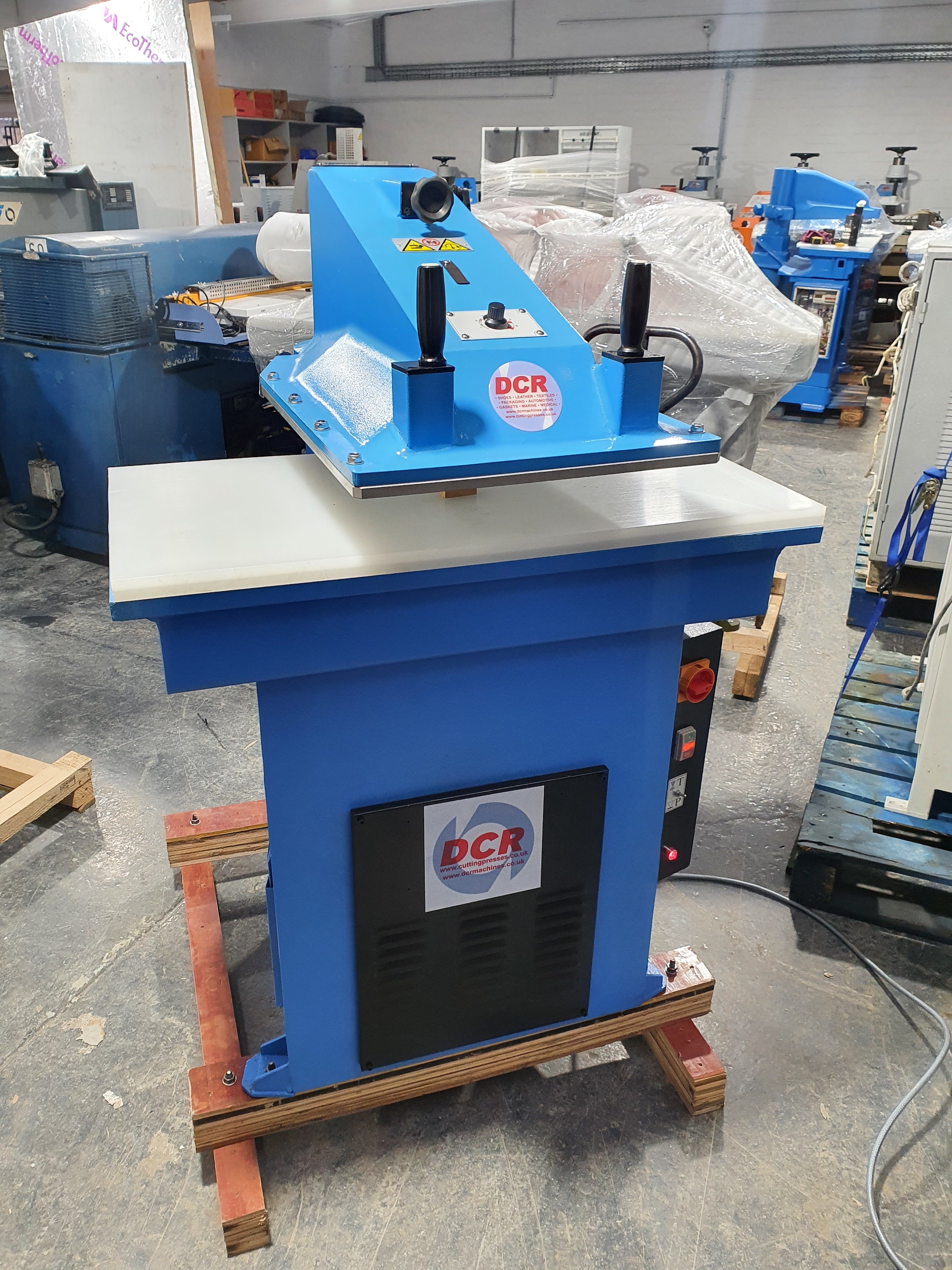 Photo of an DCR-27T CLICKER PRESS  Industrial Sewing Machines